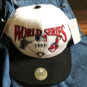 Deadstock 1997 World Series starter SnapBack